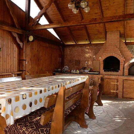 Casa Flora Hotel Sînmartin Kültér fotó
