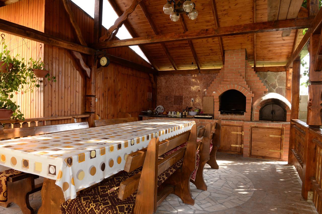 Casa Flora Hotel Sînmartin Kültér fotó