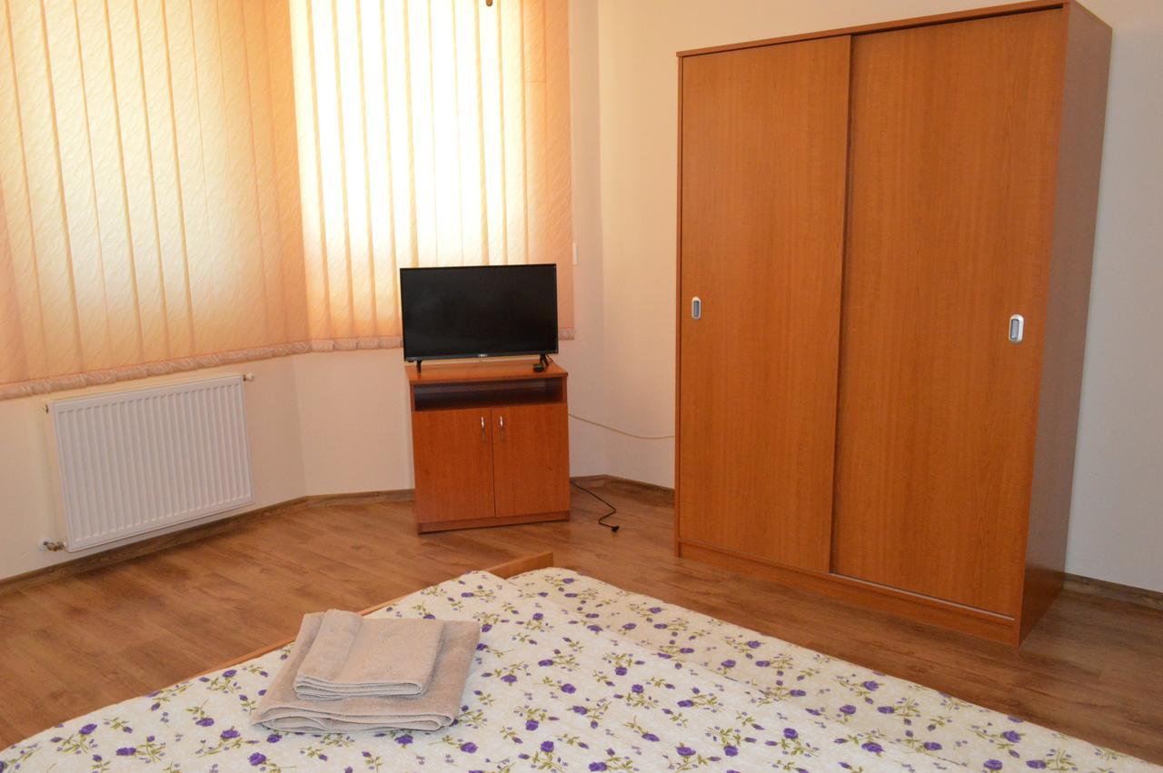 Casa Flora Hotel Sînmartin Kültér fotó
