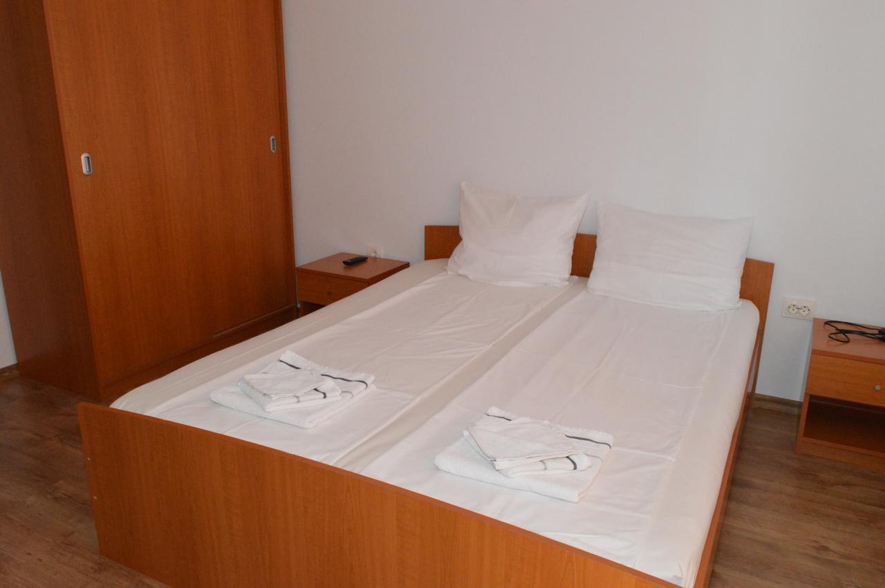 Casa Flora Hotel Sînmartin Kültér fotó