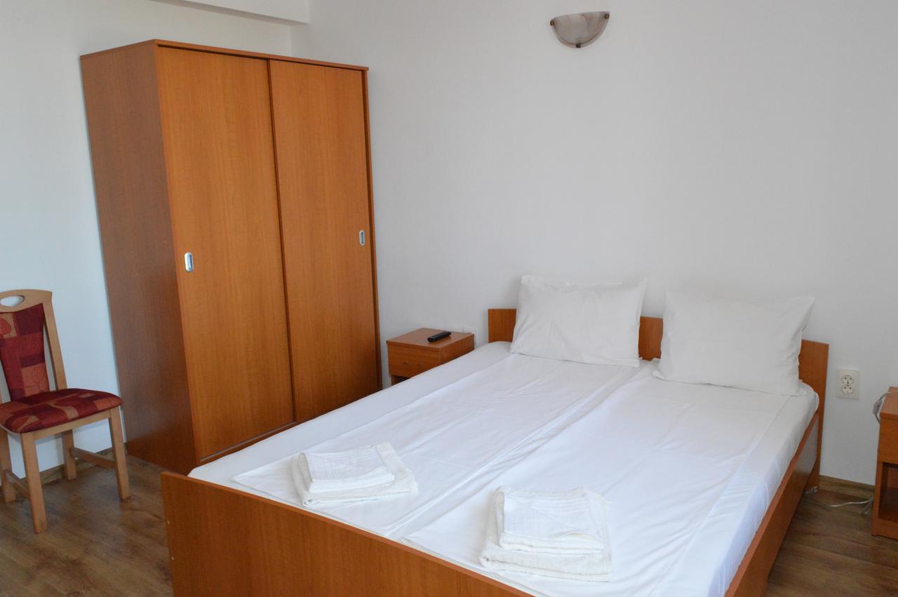 Casa Flora Hotel Sînmartin Kültér fotó