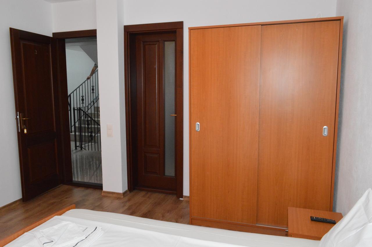 Casa Flora Hotel Sînmartin Kültér fotó