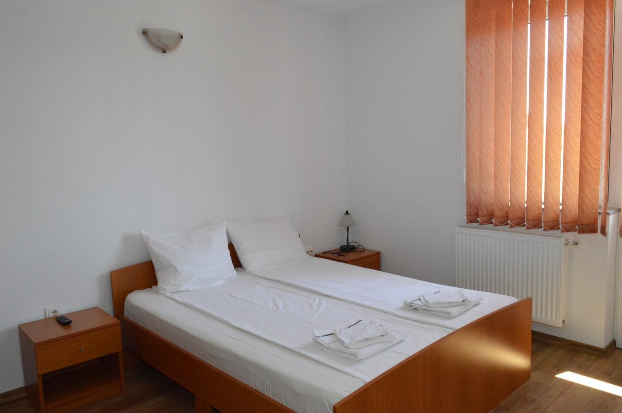 Casa Flora Hotel Sînmartin Kültér fotó