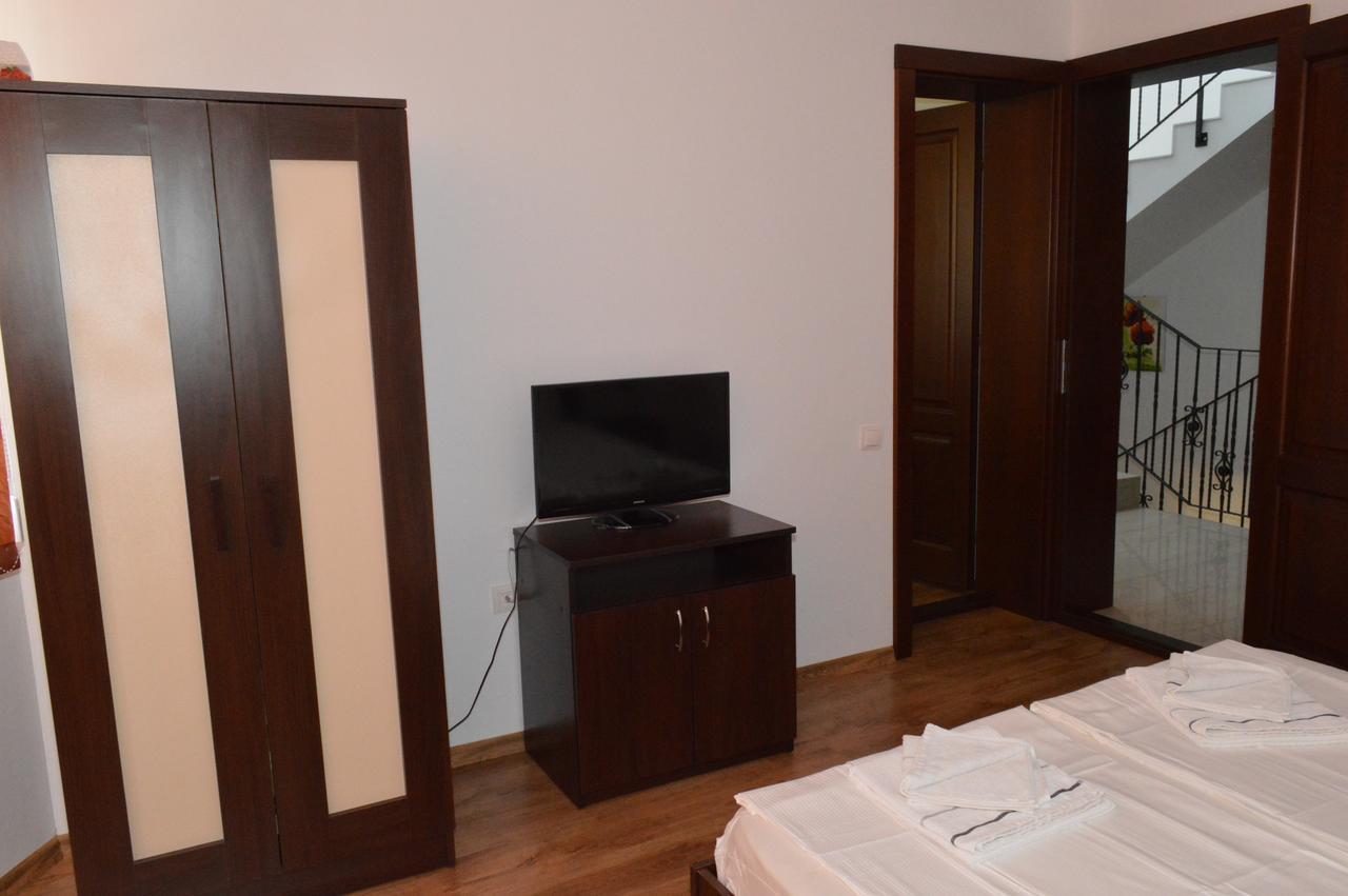 Casa Flora Hotel Sînmartin Kültér fotó