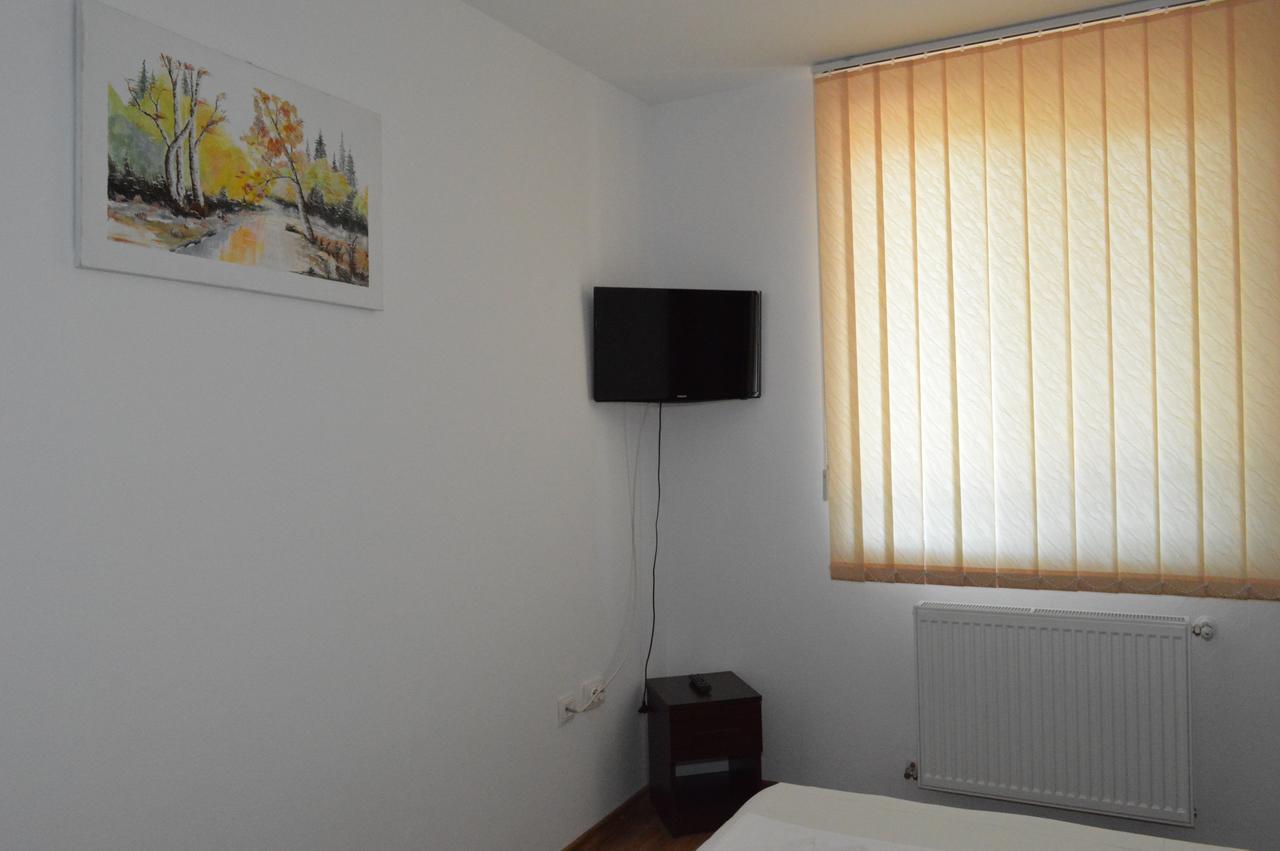 Casa Flora Hotel Sînmartin Kültér fotó