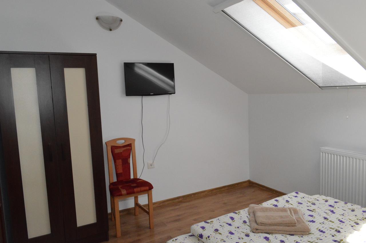 Casa Flora Hotel Sînmartin Kültér fotó