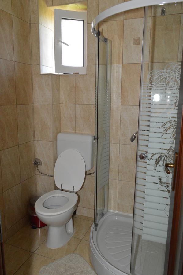 Casa Flora Hotel Sînmartin Kültér fotó