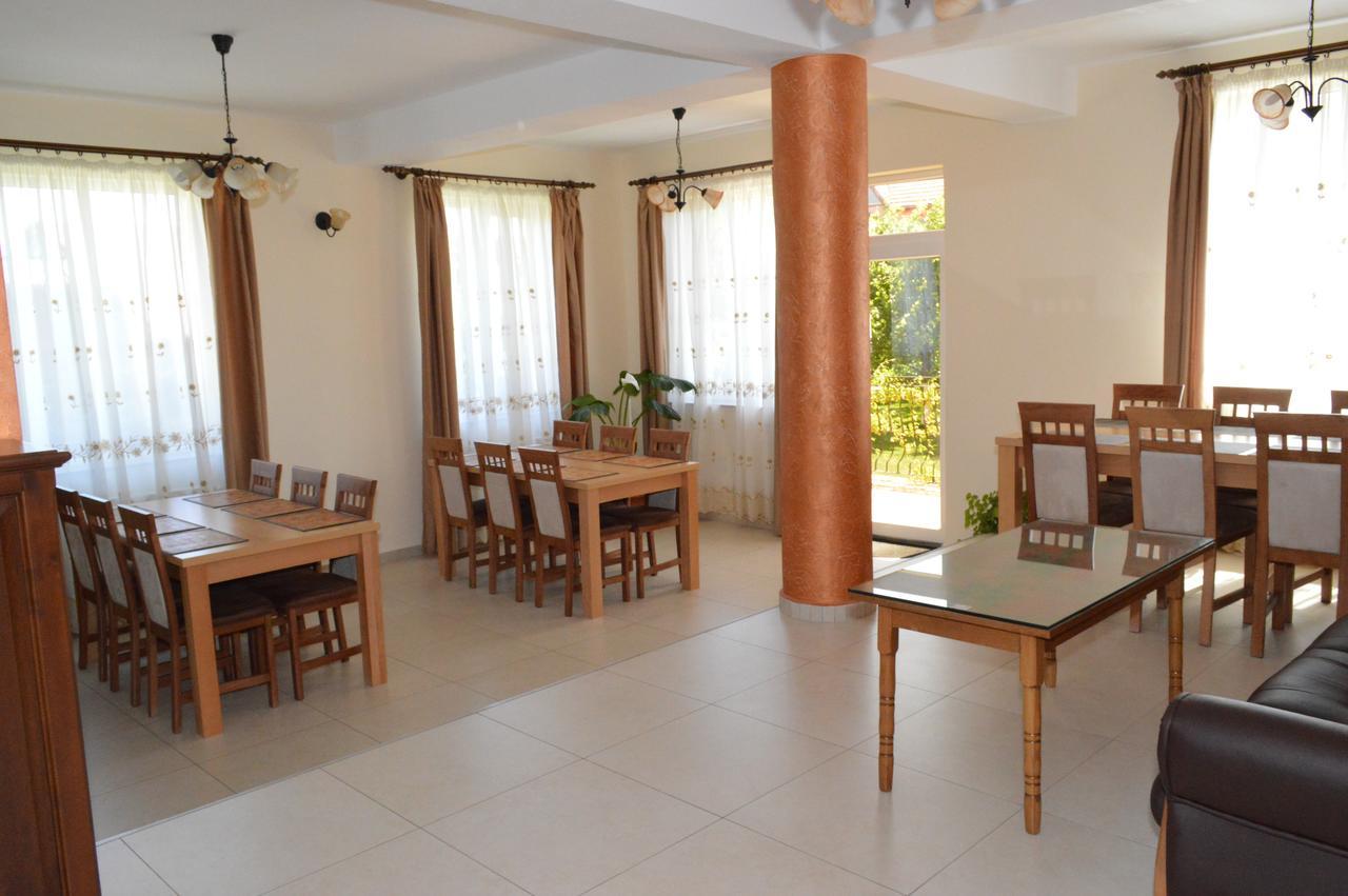 Casa Flora Hotel Sînmartin Kültér fotó