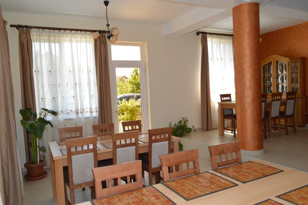 Casa Flora Hotel Sînmartin Kültér fotó